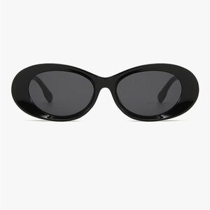 Chic Black Oval Sunglasses